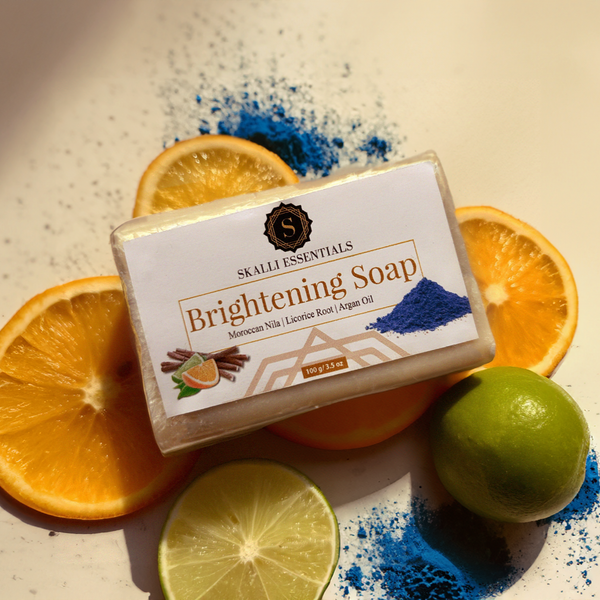 Natural brightening soap with licorice root and lemon peel extract, designed to reduce dullness and fade dark spots for smoother, more radiant skin.