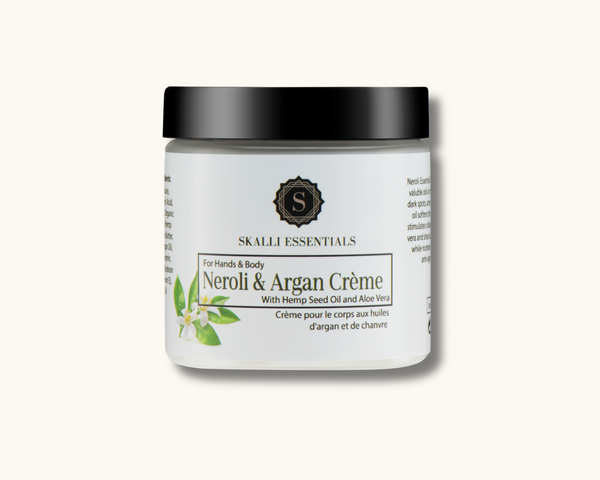 Skalli Essentials Nila & Argan Mask product image with brightening and exfoliating properties, featuring natural ingredients like honey, rose water, and prickly pear.