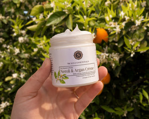 Close-up of Skalli Essentials Nila & Argan Mask applied to skin, demonstrating its exfoliating and brightening effects for radiant skin.