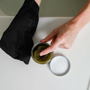 Moroccan Kessa Mitt paired with Skalli Essentials Moroccan Black Soap, ideal for exfoliating and nourishing your skin to achieve a smooth, glowing complexion.